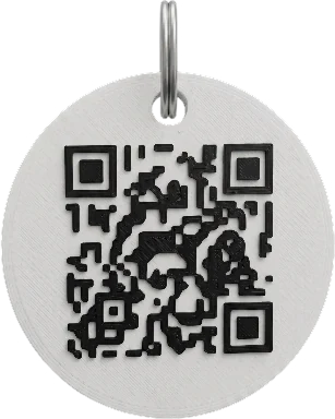 Placa circular impresa en 3D con un código QR en relieve y una argolla metálica para el collar.